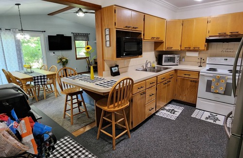 Murphysboro House | Cozy 3 Bedroom House in Murphysboro IL