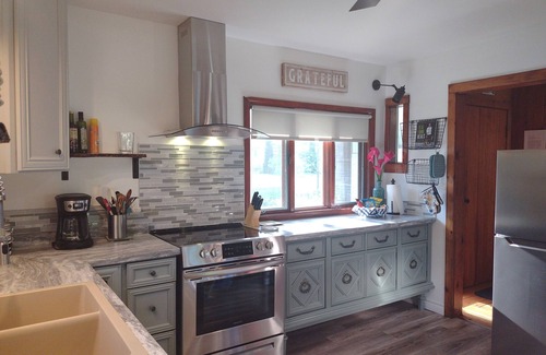 Olcott House | Cozy 3-bedroom house, attached garage & private yard.nBoat parking is available.