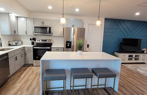 Bradenton House | Cozy 3-bedroom house in tranquil Bradenton-Near IMG-BLAKE Hospital-AMI Beaches