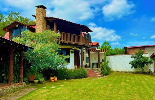 Huasca De Ocampo Cabin | Cozy 3-bedroom cabin Familiar Huasca de Ocampo