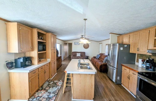Ogallala House | Cozy 3 Bedroom, Near i80, Explore Ogallala + Lake McConaughy, 201 LnL