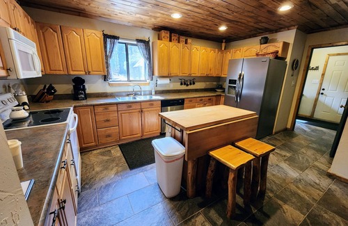 Los Ojos Cabin | Cozy 3 Bedroom Cabin