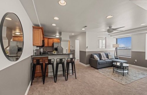 Old City Apartment | Cozy 3BD | Old City | 3 Beds | Independence Hall