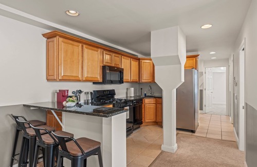 Old City Apartment | Cozy 3BD | Old City | 3 Beds | Independence Hall