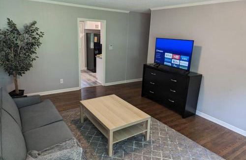 Spartanburg Apartment | Cozy 3BR house near downtown Spartanburg.