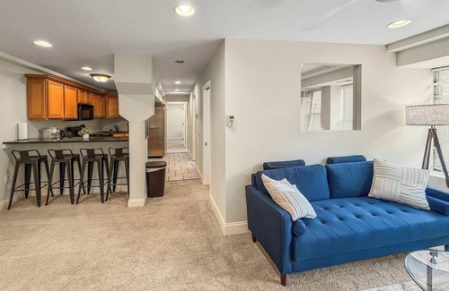 Old City Apartment | Cozy 3BR in Old City | Walk to Independence Hall