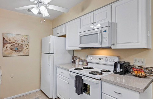 Sanford House | Cozy 4/3, Patio, King Bed, Bunk Room + Water Park!