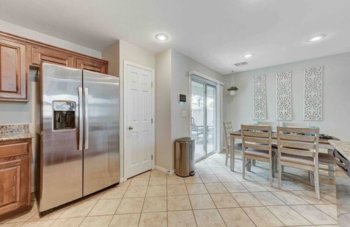 Silverado Ranch House | Cozy 4 Bedroom Home 10 mins to Strip Outdoor Oasis