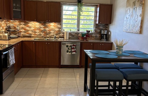 Coto House | Cozy 4-bedroom house with WiFi and AC in enchanting Isabela