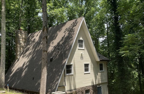 Silver Point Cabin | Cozy 4BR 3.5B cabin w/in walking distance to Hurricane Marina and Floating Mill
