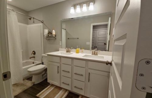 Brownsburg Villa | Cozy 5 bedroom and 4 bathroom