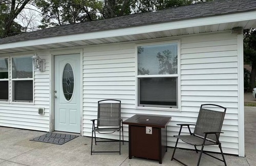White Bear Lake House | Cozy 5-Star Guesthouse on Bald Eagle Lake - Serene and Peaceful.