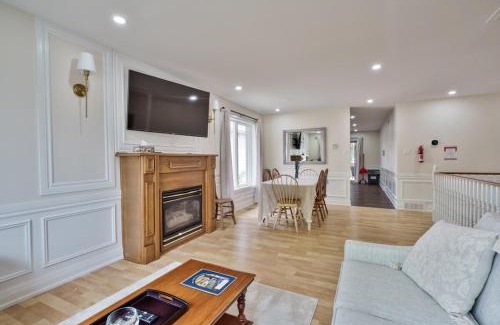 Lindsay House | Cozy 5Bdrm Home Games, Parking, Close to Arena