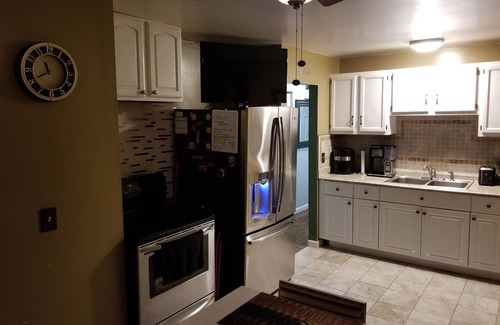 Whittaker House | Cozy 6 bedroom home located 14 miles from Detroit Metro Airport.