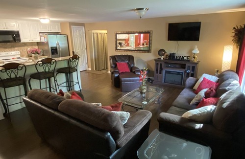 Ashland City House | Cozy 7 Bed Home 30min from City sleeps 10 ppl