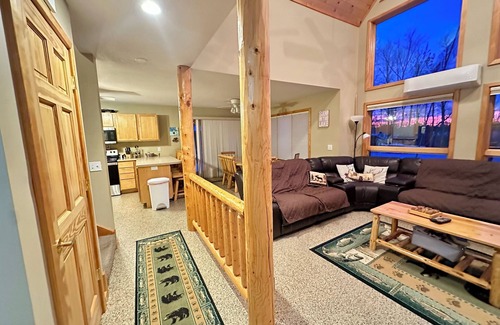 Hill City Cabin | Cozy A- frame cabin on Hill Lake