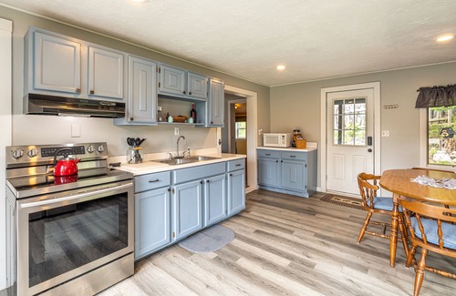 Ticonderoga House | Cozy Adirondack Loft Near Lake Champlain & George, Hiking and Historical Sites