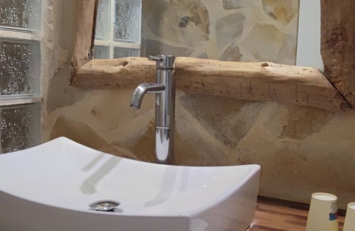 Vauvert Apartment | Cozy air-conditioned studio in Camargue with free parking, pets allowed