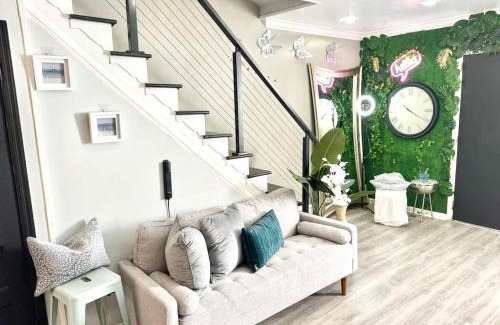 Eastwick Apartment | Cozy Airport Retreat