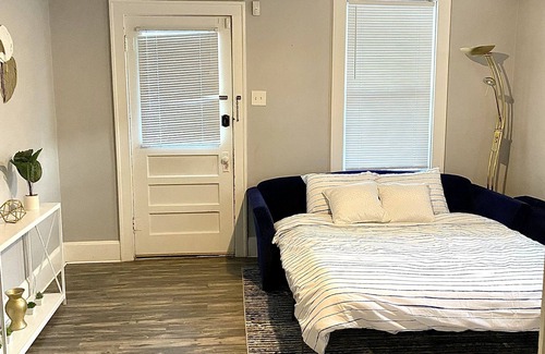 Alton Apartment | Cozy Alton Apartment. Quiet Neighborhood, but close enough to a lot of fun!