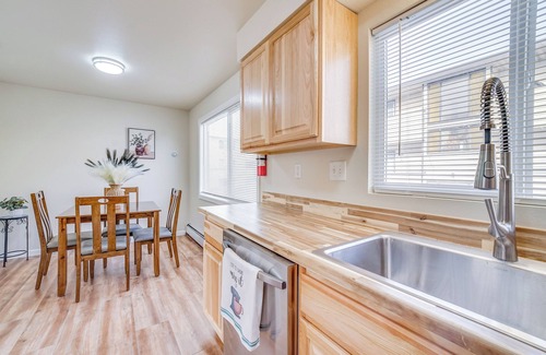 Midtown Anchorage Apartment | Cozy Anchorage Apartment w/Mountain Views