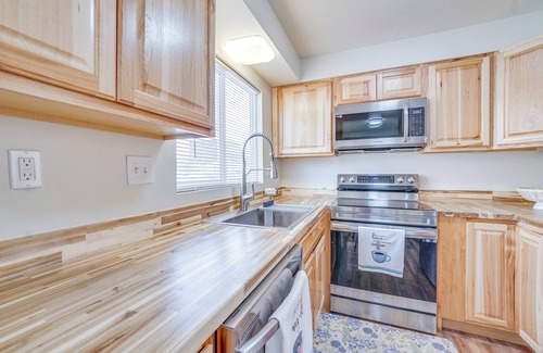 Midtown Anchorage Apartment | Cozy Anchorage Apartment w/Mountain Views