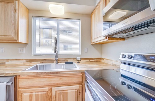 Midtown Anchorage Apartment | Cozy Anchorage Apartment w/Mountain Views