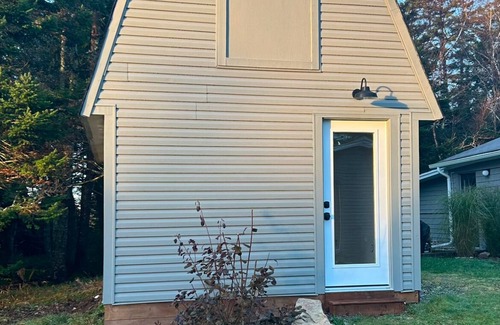 Clifton Royal House | Cozy and artistic barn studio near the oceanside village of St. Martins
