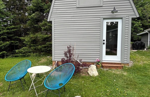 Clifton Royal House | Cozy and artistic barn studio near the oceanside village of St. Martins