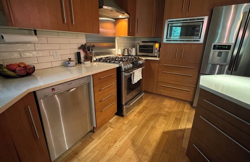 Sutton House | Cozy and bright ski chalet on Mount Sutton - seasonal rental