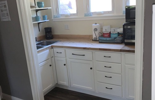 Minneapolis Apartment | Cozy and clean one bedroom retreat!