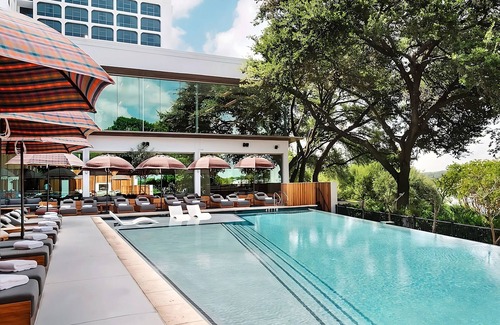 Waller Creek District House | Cozy And Comfortable Accommodation Near Margaret Hoffman Oak Park!