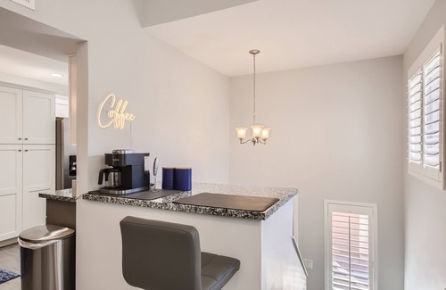 Tempe Condo | Cozy and Contemporary Tempe Condo - N Tempe location convenient to everything