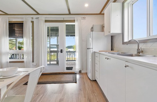 Northfield Cottage | Cozy and cute 3 bedroom 1 bath cottage on beautiful Lac Heney