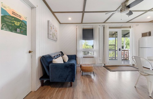 Northfield Cottage | Cozy and cute 3 bedroom 1 bath cottage on beautiful Lac Heney