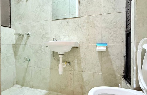 Kasarani Apartment | Cozy and elegant studio in Nairobi fully furnished with detailed interior decor.