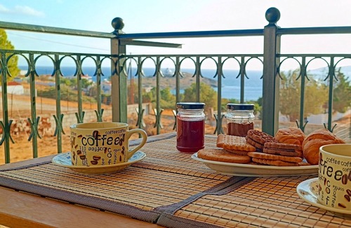 Lavreotiki Apartment | Cozy and luxury by the sea with spectacular view. Family sized with bbq and yard