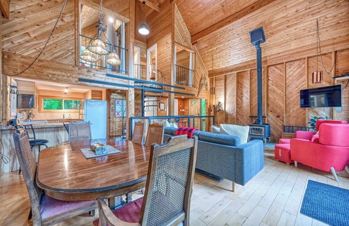 Calabogie Ski Chalet | Cozy and Modern Chalet