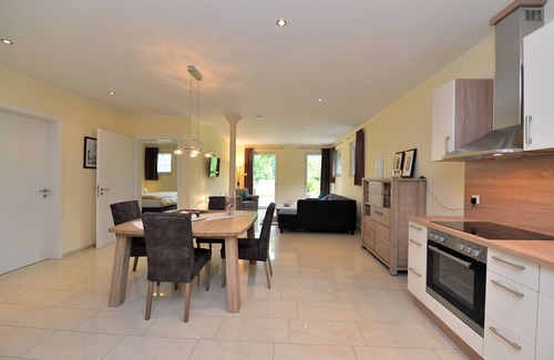 Rees Apartment | Cozy and modern furnished vacation apartment "Schloß Hueth 2"