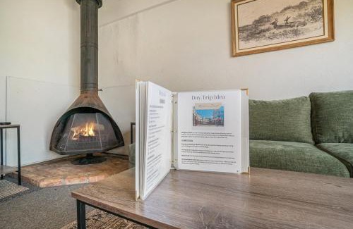 Gaylord House | Cozy and Newly Updated Townhouse on Lake Martin