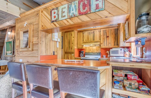 Tierra Del Mar House | Cozy and Quiet Wood Lined Charm in Tierra Del Mar! Sister’s Beach Retreat