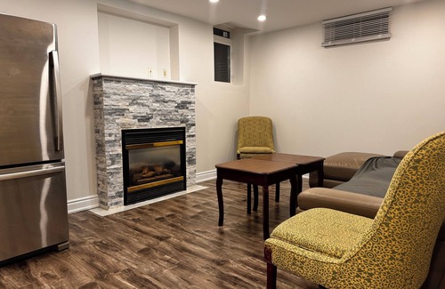 East Credit House | Cozy and spacious