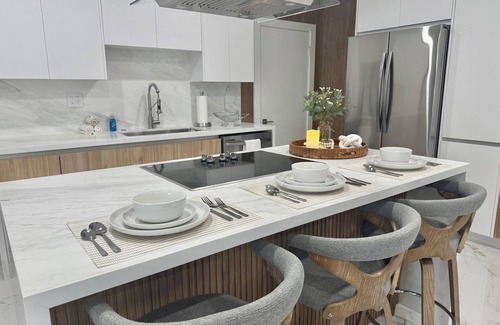 Ludlam House | Cozy and Stylish Home in Miami w HotTub & Patio