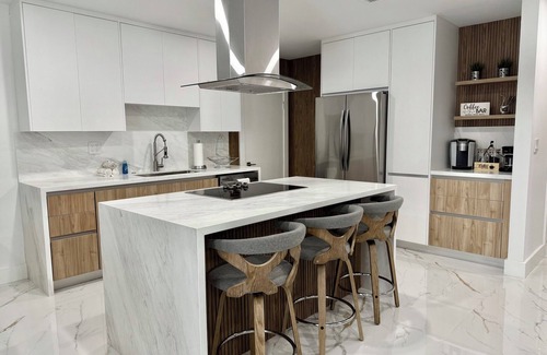 Ludlam House | Cozy and Stylish Home in Miami w HotTub & Patio