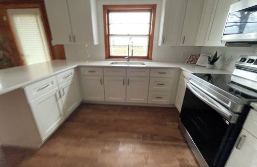Oconto House | Cozy and Updated Lake Front Cottage, Near Green Bay, Door County, and more