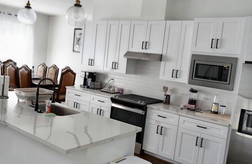 Briarforest House | Cozy and Welcoming Home with 4 bedrms, 4 bathrms