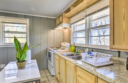 Blue Mountain House | Cozy Anniston Vacation Rental w/ Yard
