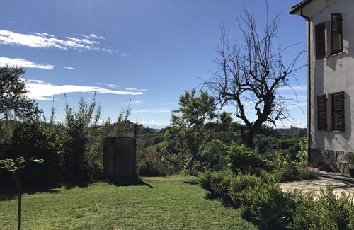Montegrosso dʼAsti House | Cozy Apartment in a Country House
