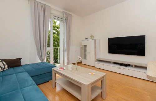 Wzgorze Swietego Maksymiliana Apartment | Cozy Apartment Batalionów Chłopskich in Gdynia by Noclegi Renters