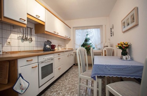 Winterberg Apartment | Cozy apartment with box spring bed in Winterberg